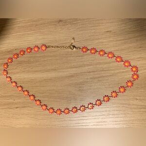 NWOT FLORAL NECKLACE PINK FLORAL GOLD TONE